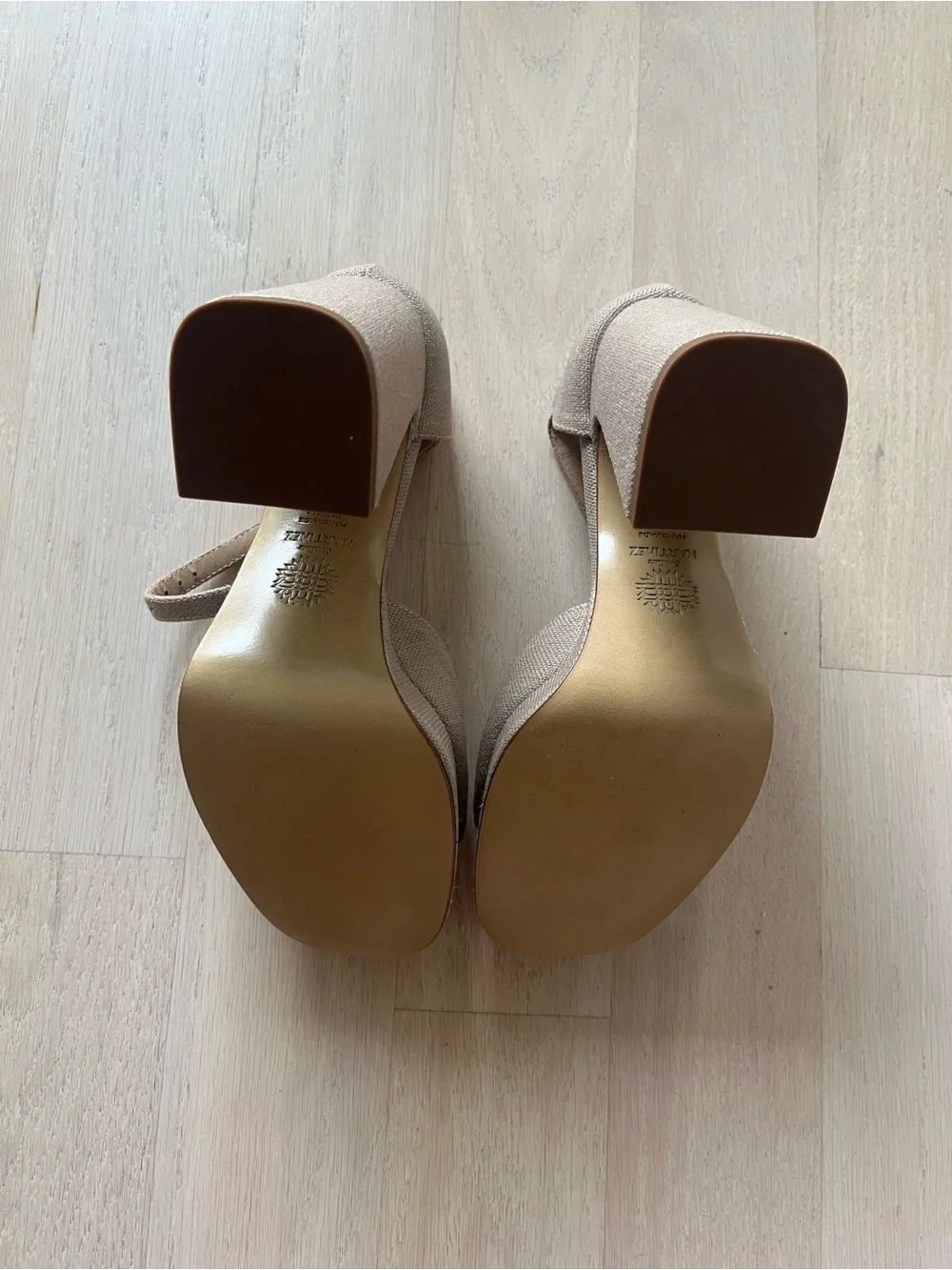 Souliers Martinez Platform Block Heel Sandal - Beige